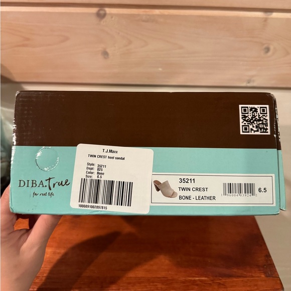 NEW IN BOX - Diba True Leather Block Heel Sandals - Ivory Size 6.5 - Picture 2 of 9